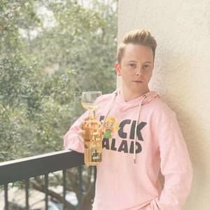 Meet your Posher, Cameron